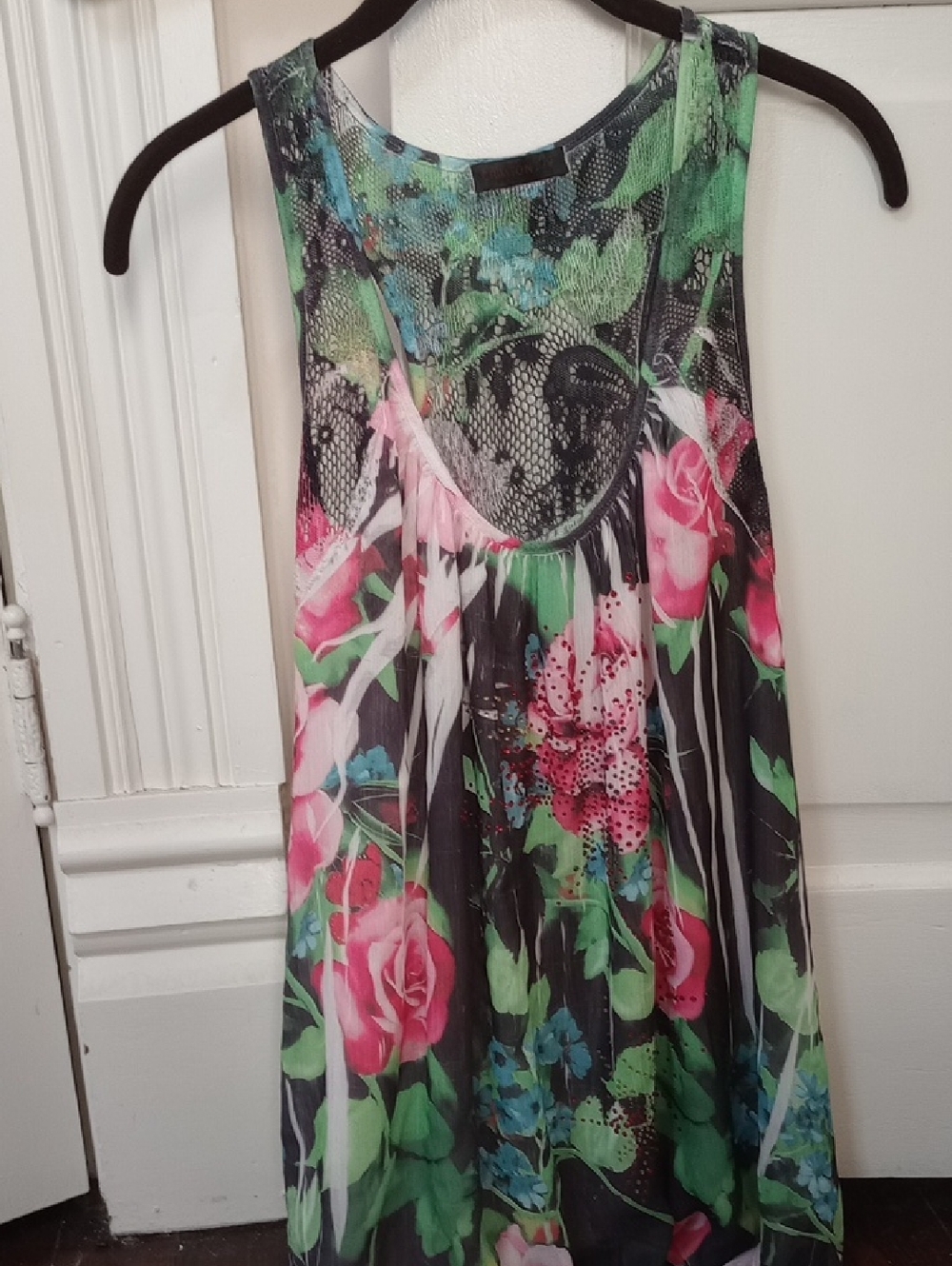 CRIMSON IVY Floral Lace Overlay Tank - Gorgeous